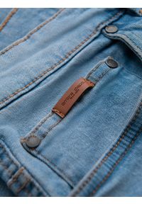 Ombre Clothing - Męskie spodnie jeansowe JOGGERY z klasyczna opaśnicą - jasnoniebieskie V1. Okazja: na co dzień. Kolor: niebieski. Materiał: jeans. Styl: klasyczny #8