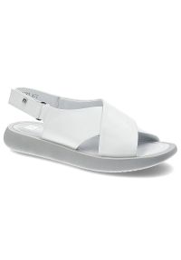 Białe Sandały Nessi Wygodne Skórzane Buty. Kolor: biały. Materiał: skóra