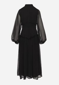 Born2be - Czarna Długa Sukienka Koktajlowa w Stylu Retro z Plisami i Stójką Leowia. Typ kołnierza: kołnierzyk stójkowy. Kolor: czarny. Styl: wizytowy, retro. Długość: maxi #2