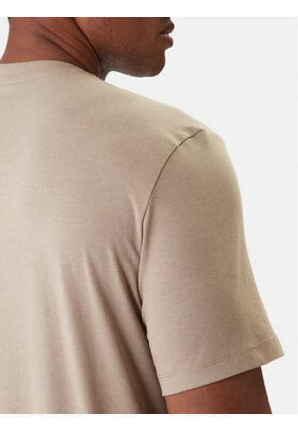 Guess T-Shirt Z2YI12 JR06K Beżowy Regular Fit. Kolor: beżowy. Materiał: bawełna