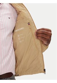 TOMMY HILFIGER - Tommy Hilfiger Kurtka przejściowa MW0MW37634 Beżowy Regular Fit. Kolor: beżowy. Materiał: syntetyk #2