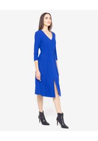 DENI CLER - Niebieska kloszowana sukienka. Kolor: niebieski. Materiał: wełna #5