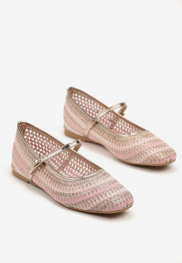 Renee - Różowo-Złote Balerinki Mary Jane Ozdobione Metaliczną Nicią Ilimalla. Okazja: na spacer. Zapięcie: sprzączka. Kolor: różowy. Materiał: jeans. Wzór: aplikacja. Styl: elegancki
