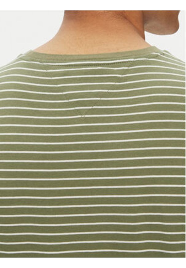 Tommy Jeans T-Shirt DM0DM20377 Zielony Slim Fit. Kolor: zielony. Materiał: bawełna