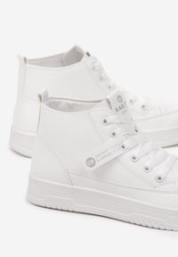 Born2be - Białe Płaskie Sneakersy Sznurowane z Wysoką Cholewką i Ozdobnym Paskiem Aritela. Wysokość cholewki: przed kolano. Zapięcie: pasek. Kolor: biały. Materiał: jeans. Szerokość cholewki: normalna #5