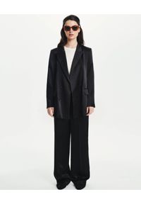 LOVLI SILK - Czarne spodnie garniturowe z jedwabiu #NO.36. Stan: podwyższony. Kolor: czarny. Materiał: jedwab