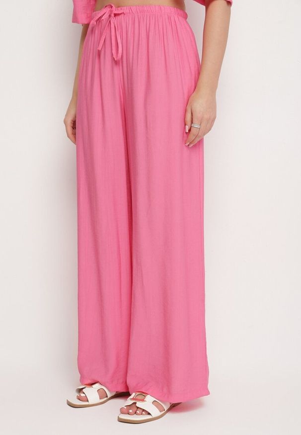 Born2be - Fuksjowy Wiskozowy Komplet Oversize Koszula z Krótkim Rękawem i Spodnie Dovilissea. Kolor: różowy. Materiał: wiskoza