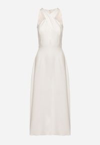 Born2be - Biała Rozkloszowana Sukienka z Wiskozą i Dekoltem Typu Halter Dolienna. Typ kołnierza: dekolt halter. Kolor: biały. Materiał: wiskoza. Typ sukienki: rozkloszowane. Styl: elegancki #2