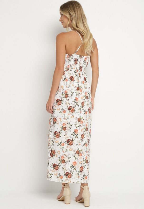 Born2be - Beżowa Sukienka z Wiskozą o Rozkloszowanym Kroju w Kwiaty Nalorene. Okazja: na co dzień. Typ kołnierza: dekolt kwadratowy. Kolor: beżowy. Materiał: wiskoza. Długość rękawa: na ramiączkach. Wzór: kwiaty. Typ sukienki: rozkloszowane. Styl: casual, elegancki