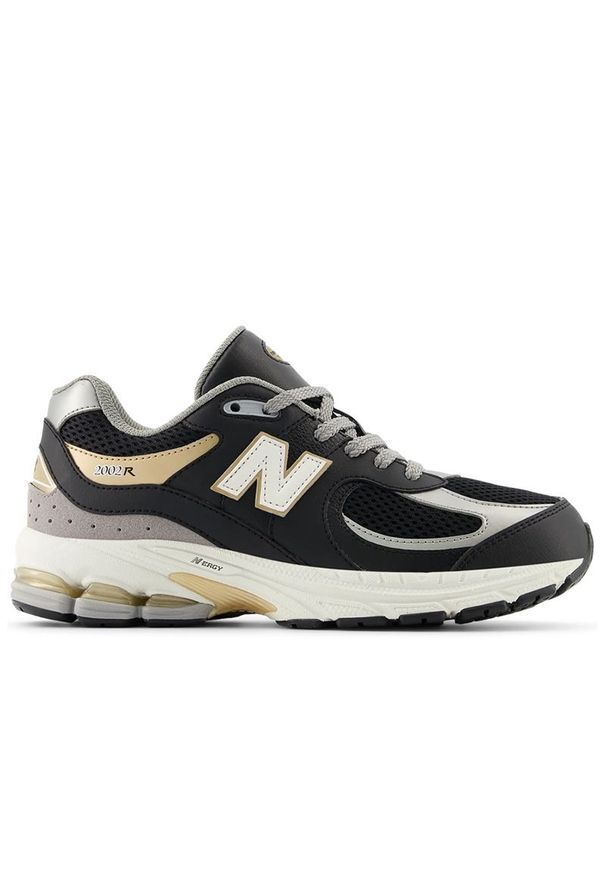 Buty New Balance GC2002PO - czarne. Okazja: na co dzień. Kolor: czarny. Materiał: guma, syntetyk, materiał. Szerokość cholewki: normalna. Sport: turystyka piesza