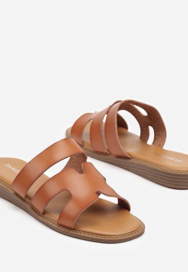 Renee - Brązowe Wsuwane Klapki z Wycięciami Olialin. Okazja: na co dzień. Nosek buta: otwarty. Kolor: brązowy. Sezon: lato. Obcas: na obcasie. Styl: elegancki, casual. Wysokość obcasa: niski