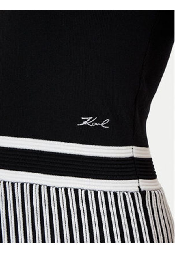Karl Lagerfeld - KARL LAGERFELD Sukienka dzianinowa A1W13026 Czarny Regular Fit. Typ kołnierza: dekolt w karo. Kolor: czarny. Materiał: wiskoza