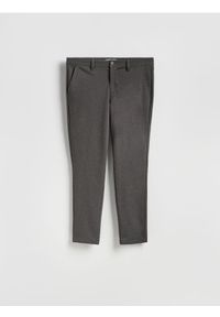 Reserved - Spodnie slim z wiskozą - ciemnobrązowy. Kolor: brązowy. Materiał: wiskoza #1