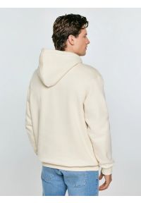 Big-Star - Bluza męska z kapturem kremowa Salomon 103. Okazja: na co dzień. Typ kołnierza: kaptur. Kolor: kremowy. Materiał: dzianina. Długość rękawa: długi rękaw. Długość: długie. Wzór: nadruk. Styl: casual #6