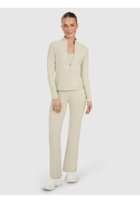 4f - 4F Spodnie treningowe szybkoschnące z prostymi nogawkami damskie - beżowe XS. Kolor: beżowy. Materiał: tkanina, syntetyk, materiał. Sport: fitness #1