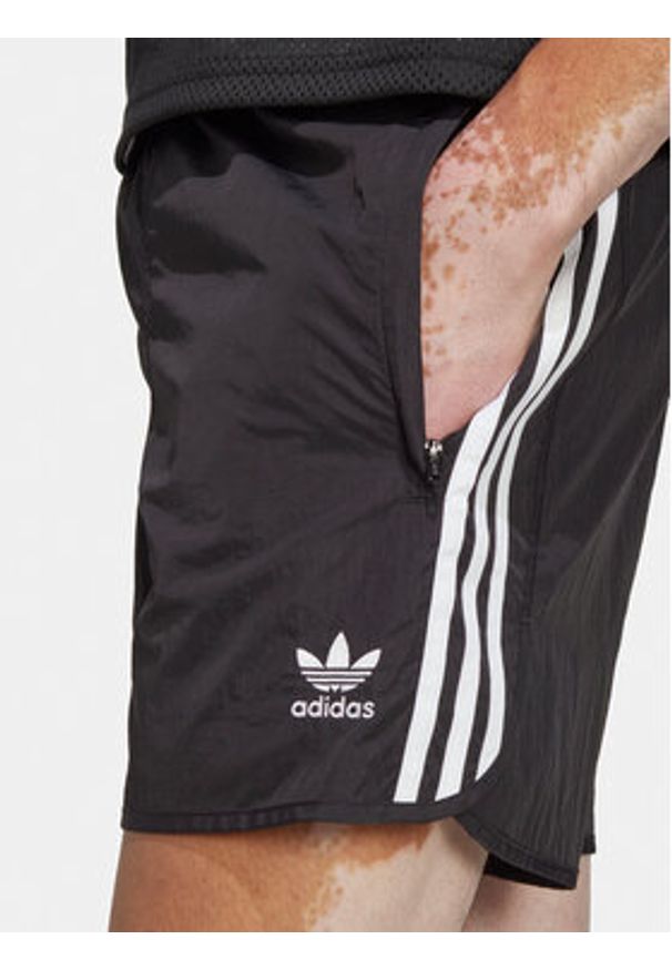 Adidas - adidas Szorty sportowe adicolor Classics HS2069 Czarny Regular Fit. Kolor: czarny. Materiał: syntetyk. Styl: sportowy