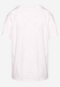 Born2be - Biały T-shirt z Bawełny z Krótkim Rękawem i Ozdobnym Nadrukiem w Kształcie Misia Noralea. Kolekcja: plus size. Kolor: biały. Materiał: bawełna. Długość rękawa: krótki rękaw. Długość: krótkie. Wzór: nadruk. Styl: klasyczny #6