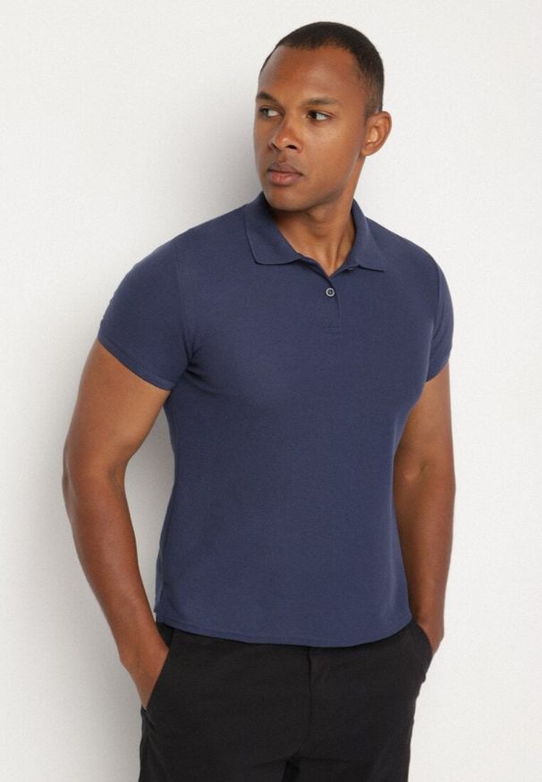 Born2be - Granatowy T-shirt Polo z Bawełną Fodelira. Okazja: na co dzień. Typ kołnierza: polo. Kolor: niebieski. Materiał: bawełna. Styl: elegancki, casual, klasyczny