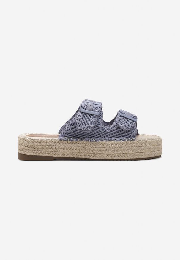 Born2be - Niebieskie Klapki na Grubej Podeszwie z Ozdobną Plecionką i Klamrami Sariga. Okazja: na co dzień. Kolor: niebieski. Materiał: len. Sezon: lato. Styl: elegancki, casual