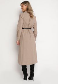 Born2be - Ciemnobeżowa Koszulowa Sukienka na Guziki z Paskiem i Imitacją Kieszeni Tintarra. Kolor: beżowy. Typ sukienki: koszulowe. Styl: elegancki, sportowy, klasyczny #4