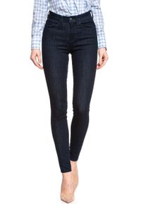 Wrangler - WRANGLER HIGH SKINNY BRUISED BLUE W27HHV32M 112128085. Okazja: na co dzień, na imprezę, na uczelnię, do pracy. Stan: podwyższony. Długość: długie. Wzór: aplikacja, kratka. Sezon: lato. Styl: wizytowy, klasyczny, casual #6
