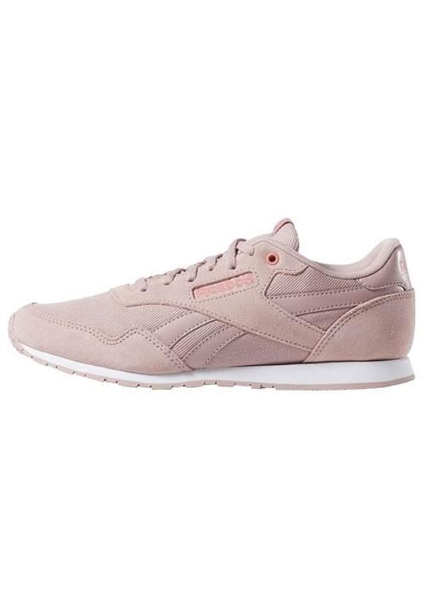Buty do chodzenia damskie Reebok Royal Ultra SL. Zapięcie: sznurówki. Kolor: wielokolorowy. Materiał: skóra, syntetyk, tkanina, materiał. Szerokość cholewki: normalna. Model: Reebok Royal. Sport: turystyka piesza