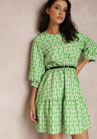 Renee - Zielona Sukienka z Paskiem Kaliphae. Kolor: zielony. Wzór: geometria, jednolity, aplikacja. Typ sukienki: rozkloszowane. Styl: wizytowy. Długość: mini