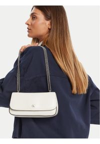 Calvin Klein Torebka Ck Convertible Chain Small Bag LV04F3172G Biały. Kolor: biały. Materiał: skórzane #1