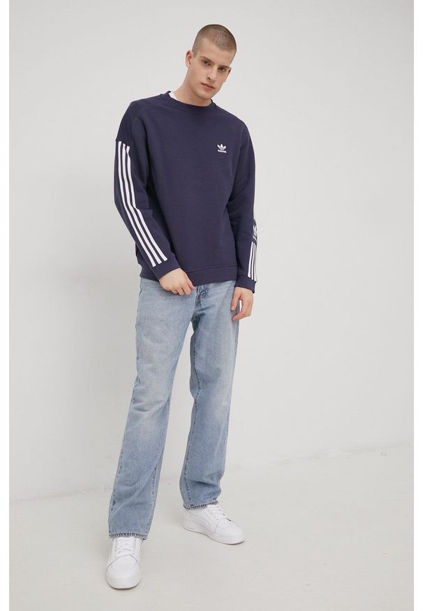 adidas Originals bluza bawełniana Adicolor męska kolor fioletowy z aplikacją. Kolor: fioletowy. Materiał: bawełna. Wzór: aplikacja