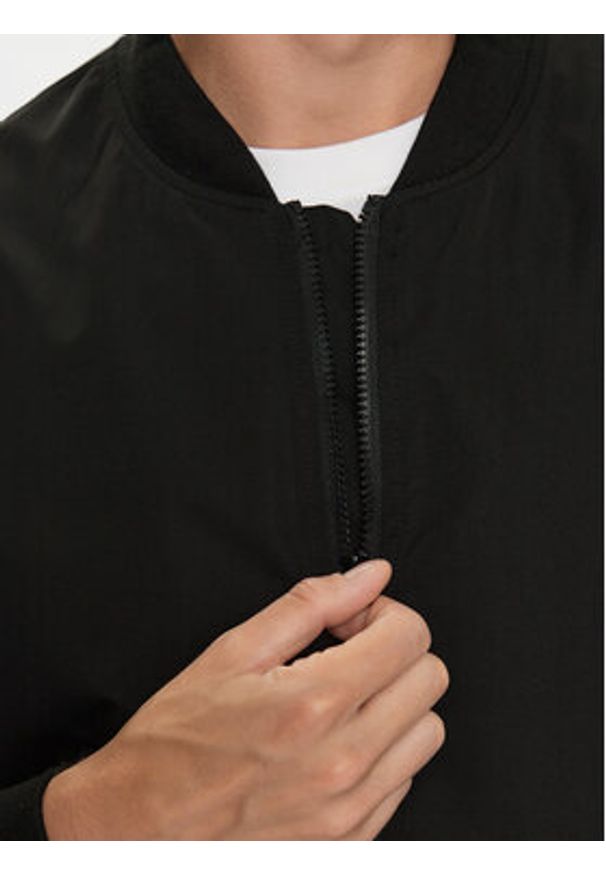 Sprandi Kurtka bomber SP3-KUM001 Czarny Regular Fit. Kolor: czarny. Materiał: syntetyk