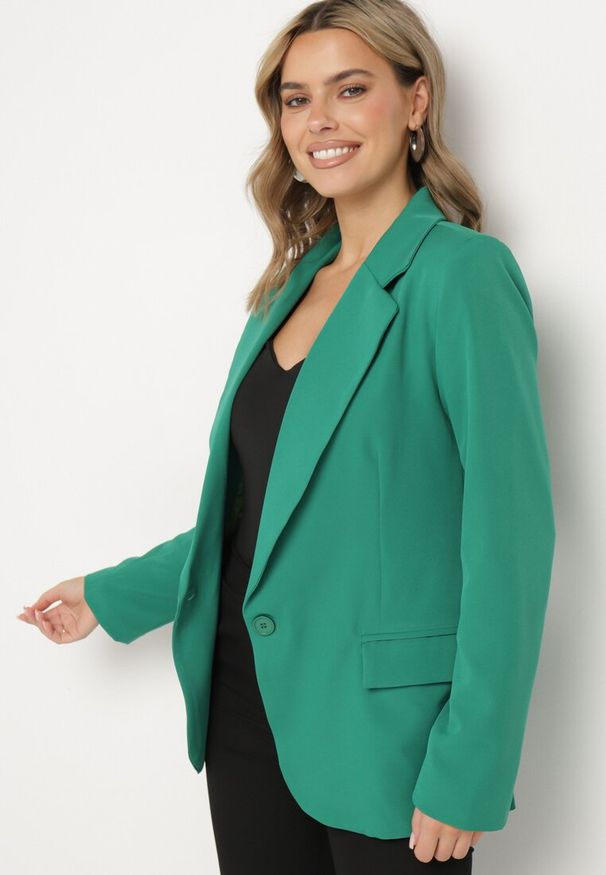 Born2be - Ciemnozielona Jednorzędowa Marynarka z Usztywnioną Linią Ramion Annelith. Okazja: na co dzień. Kolor: zielony. Materiał: jeans. Styl: klasyczny, casual