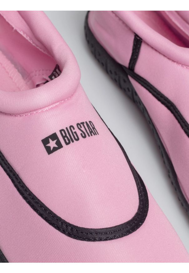 Big-Star - Buty damskie do wody różowe NN274A800 601. Okazja: na plażę. Nosek buta: okrągły. Kolor: różowy. Materiał: materiał, guma. Wzór: kolorowy. Styl: sportowy, wakacyjny