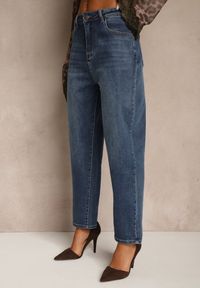 Renee - Niebieskie Jeansy Mom Fit High Waist Zdobione Aplikacją z Serduszkiem Nalendia. Okazja: na co dzień. Stan: podwyższony. Kolor: niebieski. Wzór: aplikacja. Styl: casual, elegancki