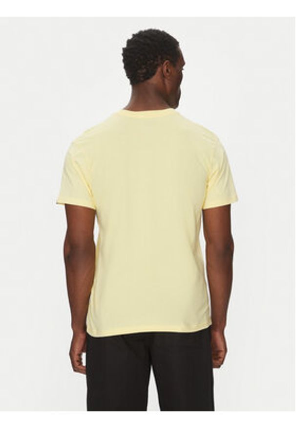 Quiksilver T-Shirt EQYZT08062 Żółty Regular Fit. Kolor: żółty. Materiał: bawełna