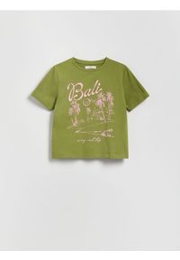 Reserved - T-shirt z nadrukiem - zielony. Kolor: zielony. Materiał: bawełna, dzianina. Wzór: nadruk