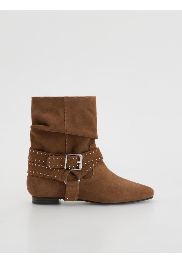 Reserved - Skórzane botki z ozdobną klamrą - brązowy. Zapięcie: klamry. Kolor: brązowy. Materiał: skóra
