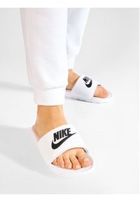 Nike Klapki Victori One Slide CN9677 100 Biały. Kolor: biały. Materiał: skóra