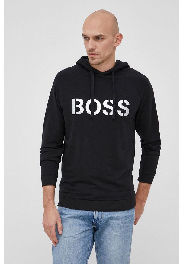 BOSS - Boss Bluza męska kolor czarny z kapturem z nadrukiem. Okazja: na co dzień. Typ kołnierza: kaptur. Kolor: czarny. Materiał: lyocell, dzianina, materiał, tkanina, jedwab. Długość rękawa: raglanowy rękaw. Wzór: nadruk. Styl: casual