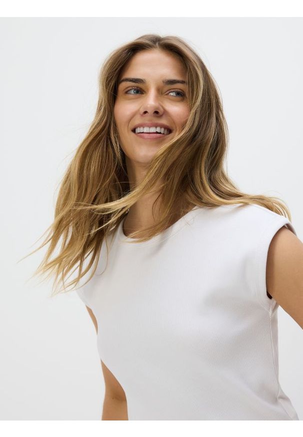 Reserved - Bawełniany top - biały. Kolor: biały. Materiał: bawełna