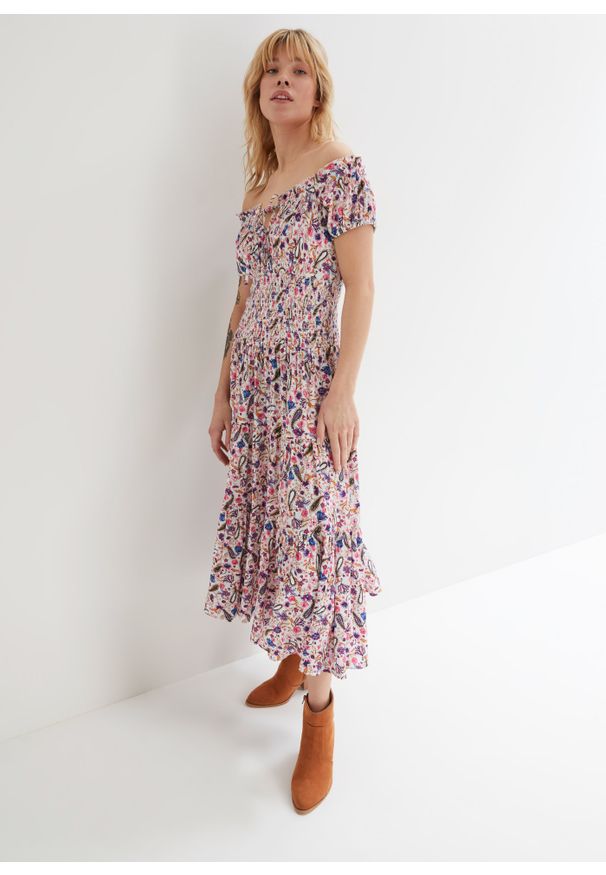 bonprix - Sukienka letnia z dekoltem carmen. Typ kołnierza: typu carmen. Kolor: biały. Wzór: nadruk. Sezon: lato