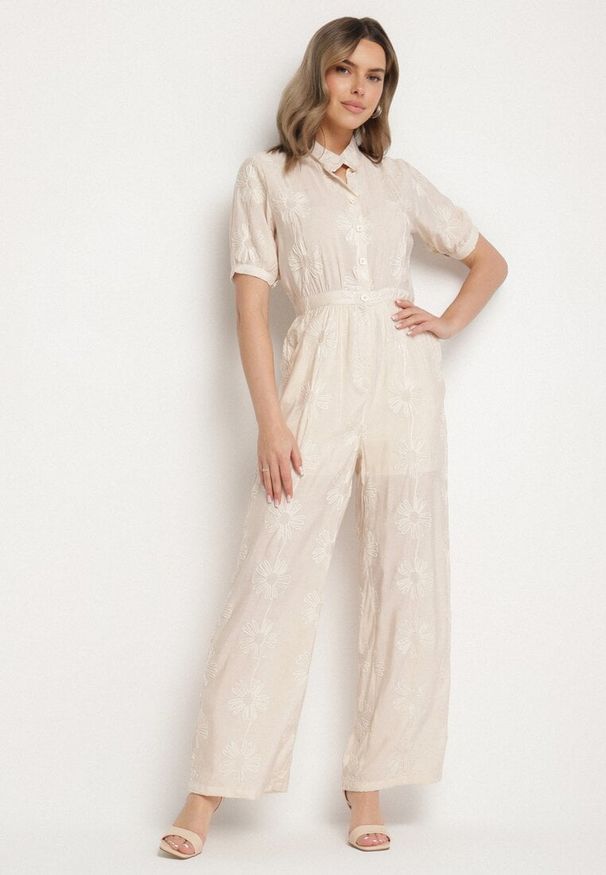 Born2be - Beżowy Wiskozowy Kombinezon o Koszulowym Kroju z Krótkim Rękawem i Kieszeniami Milaviela. Okazja: na co dzień. Kolor: beżowy. Materiał: wiskoza. Długość rękawa: krótki rękaw. Długość: krótkie. Styl: klasyczny, casual, elegancki