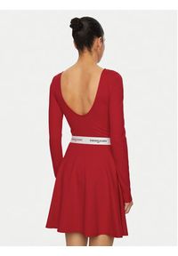 Tommy Jeans Sukienka codzienna DW0DW19465 Czerwony Slim Fit. Okazja: na co dzień. Kolor: czerwony. Materiał: syntetyk. Typ sukienki: proste. Styl: casual #4