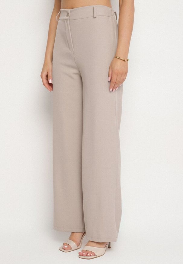 Born2be - Szary Komplet Garniturowy Kamizelka z Ozdobnymi Guzikami i Spodnie Filuenna. Kolor: szary