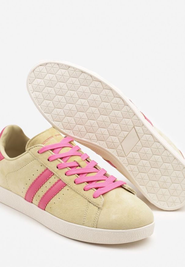 Renee - Żółte Sneakersy Zamszowe Typu Tenisówki ze Skórzaną Wkładką Ciarivione. Okazja: na co dzień. Zapięcie: sznurówki. Kolor: żółty. Materiał: zamsz, skóra
