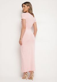 Born2be - Różowa Taliowana Sukienka z Wiskozą z Marszczeniem Milasela. Kolor: różowy. Materiał: wiskoza. Styl: elegancki, klasyczny #6