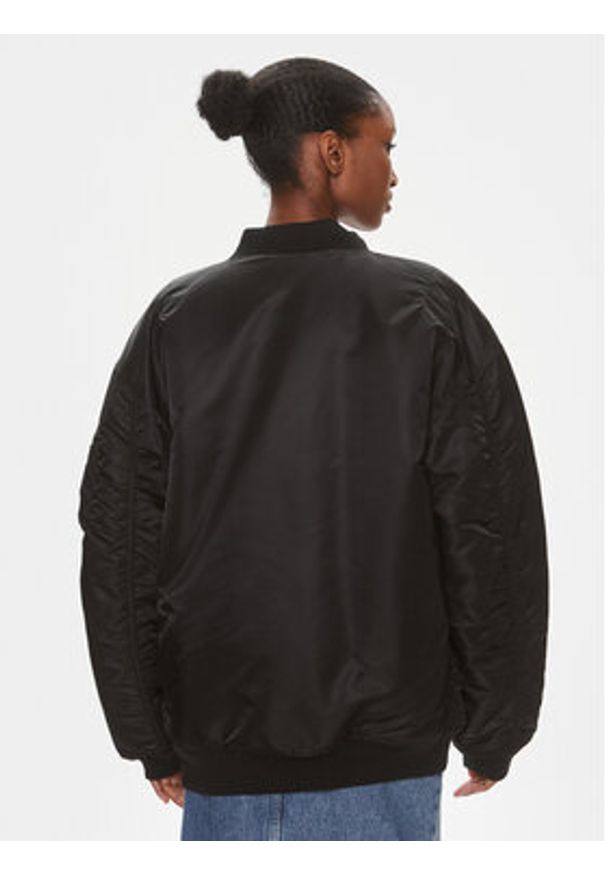 Alpha Industries Kurtka bomber MA-1 Core 108010 Czarny Regular Fit. Kolor: czarny. Materiał: syntetyk