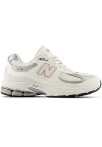 Buty dziecięce New Balance GC2002PN – białe. Okazja: na uczelnię, na co dzień. Kolor: biały. Materiał: guma. Szerokość cholewki: normalna. Sport: turystyka piesza