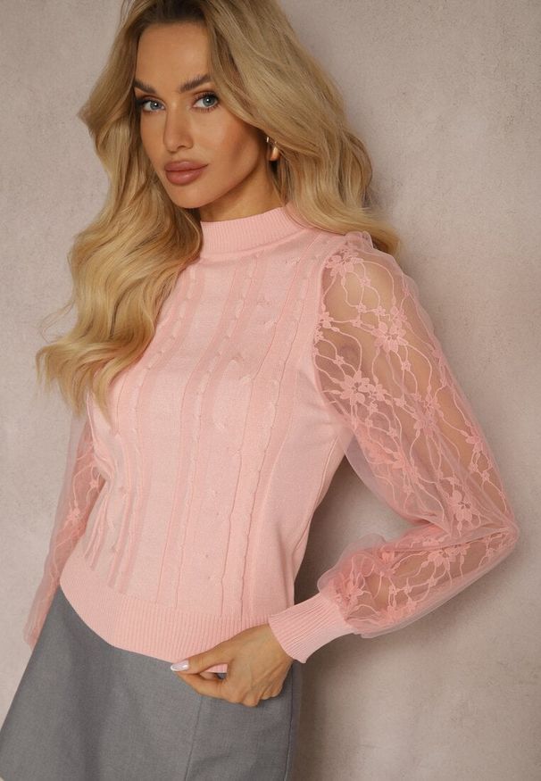 Renee - Różowy Golf ze Wstawkami z Siateczki na Rękawach Yelira. Okazja: na co dzień. Typ kołnierza: golf. Kolor: różowy. Materiał: jeans. Wzór: aplikacja. Styl: casual