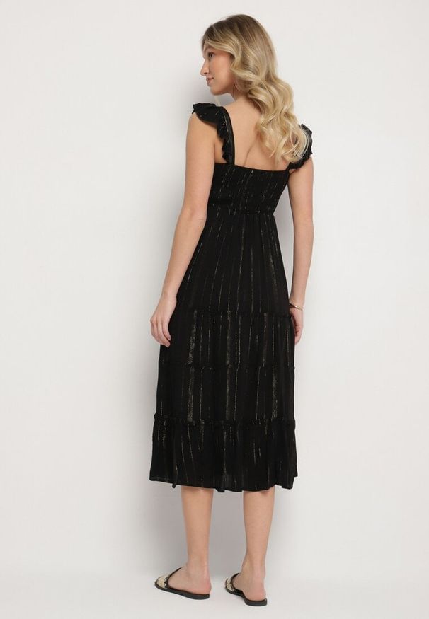 Born2be - Czarna Wiskozowa Sukienka na Ramiączkach Zdobiona Metaliczną Nicią Iffrisse. Okazja: na co dzień. Kolor: czarny. Materiał: wiskoza. Długość rękawa: na ramiączkach. Wzór: aplikacja. Styl: casual