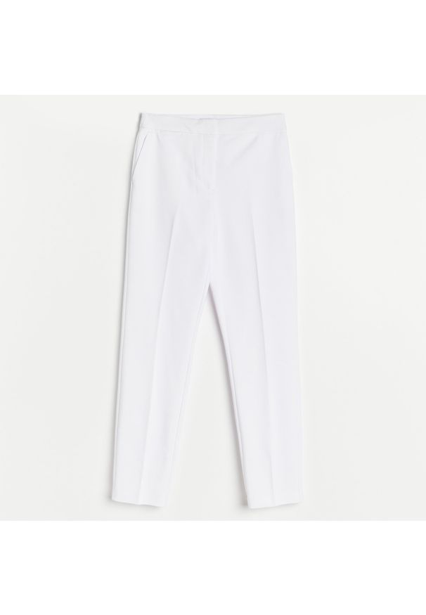 Reserved - Eleganckie spodnie z wysokim stanem - Biały. Stan: podwyższony. Kolor: biały. Styl: elegancki